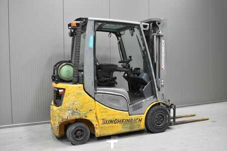 Gázüzemű targoncák 2016  Jungheinrich TFG 320s (4)