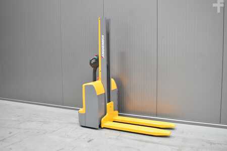 Magasemelésű béka 2016  Jungheinrich EMC 110 (1)