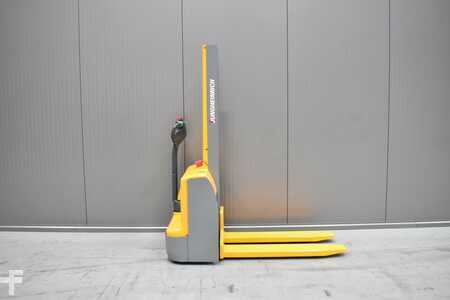 Magasemelésű béka 2016  Jungheinrich EMC 110 (3)