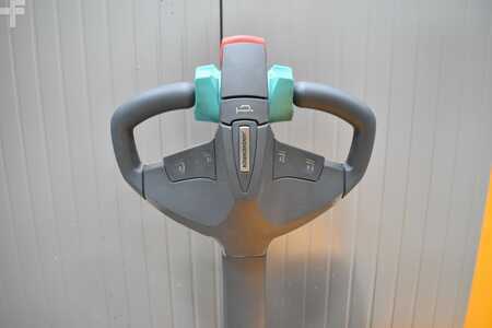 Magasemelésű béka 2016  Jungheinrich EMC 110 (6)