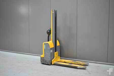 Magasemelésű béka 2016  Jungheinrich EMC110 (1)