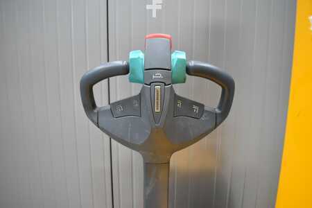 Magasemelésű béka 2016  Jungheinrich EMC110 (6)