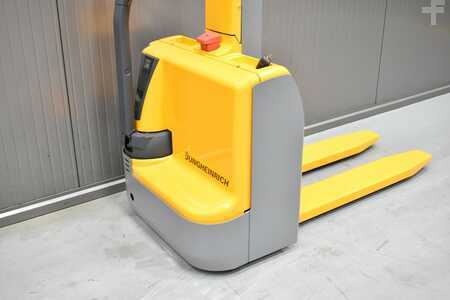 Magasemelésű béka 2016  Jungheinrich EMC 110 (7)