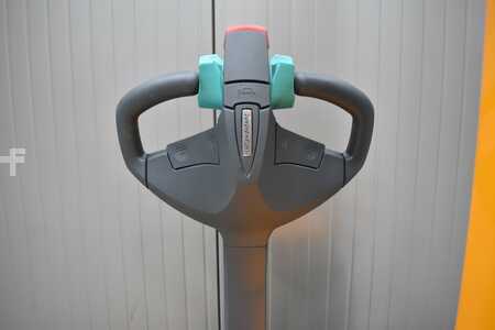 Magasemelésű béka 2018  Jungheinrich EMC 110 (6)