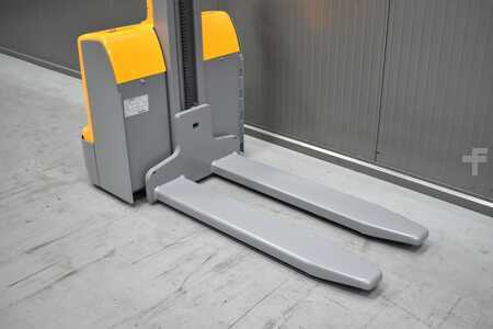 Magasemelésű béka 2016  Jungheinrich EMC 110 (5)