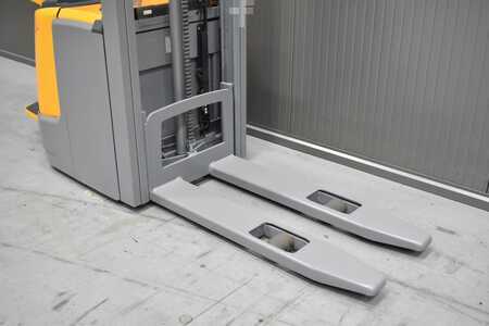 Stapelaars 2017  Jungheinrich ERC 212 (5)