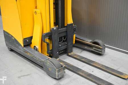 Skyvemast 2010  Jungheinrich ETV 114 (6)