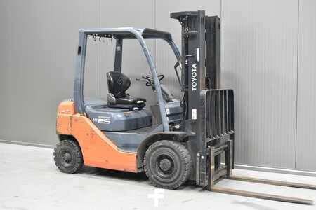 Dieselstapler 2017  Toyota 02-8FDF20 (1)