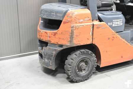 Dieselstapler 2017  Toyota 02-8FDF20 (8)