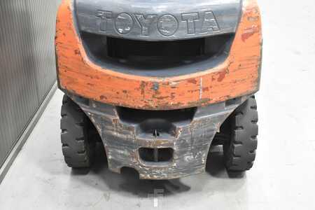 Dieselstapler 2017  Toyota 02-8FDF20 (9)