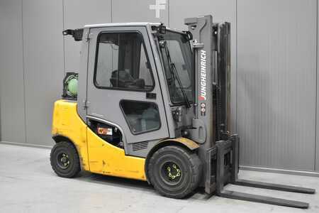 Treibgasstapler 2018  Jungheinrich TFG 430s (1)