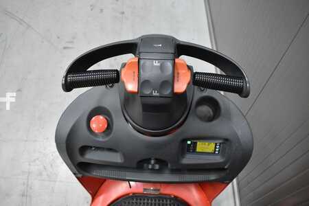 VZV s plošinou pro řidiče 2017  Linde N 20 XL (7)