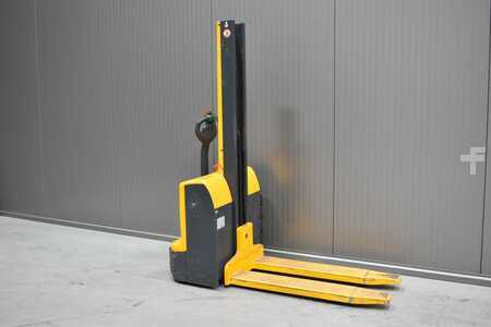 Pallet Stackers 2015  Jungheinrich EMC 110 (1)