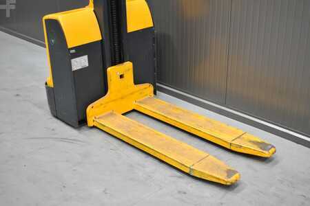 Pallet Stackers 2015  Jungheinrich EMC 110 (5)