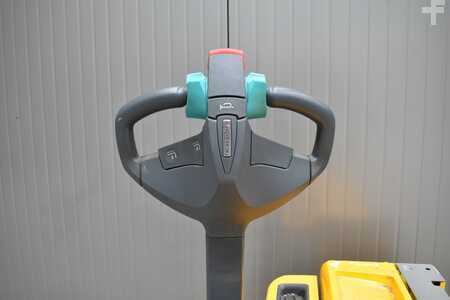 Apilador eléctrico 2017  Jungheinrich EJE C20 (6)