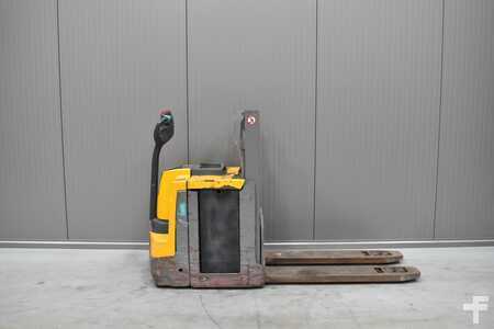 Apilador eléctrico 2017  Jungheinrich EJD 220 (3)