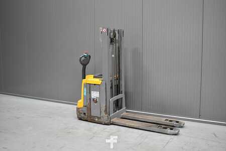 Apilador eléctrico 2016  Jungheinrich EJD 220 (1)