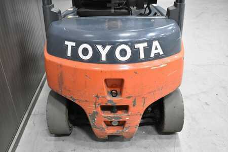 Elektro 4 Rad 2014  Toyota 8FBMT15 (9)