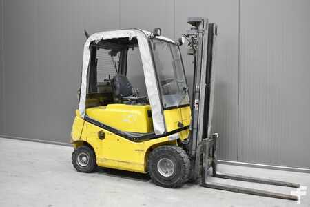 Empilhador a gás 2002  BT CBG 2.0 (1)
