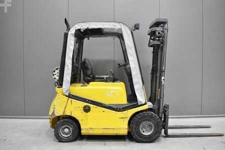 Empilhador a gás 2002  BT CBG 2.0 (3)