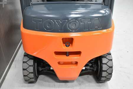 Sähkö - 4 pyör 2020  Toyota 8FBM16T (9)