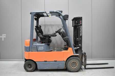 4-wiel elektrische heftrucks 2002  Toyota 7FBMF25 (3)