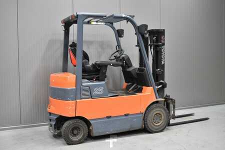 4-wiel elektrische heftrucks 2002  Toyota 7FBMF25 (4)