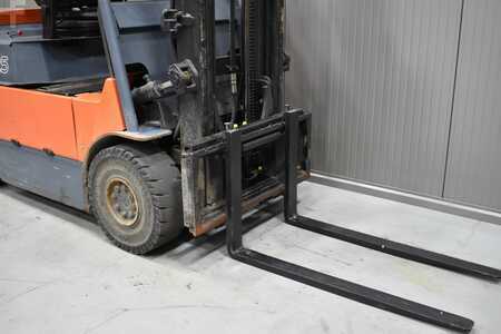 4-wiel elektrische heftrucks 2002  Toyota 7FBMF25 (6)