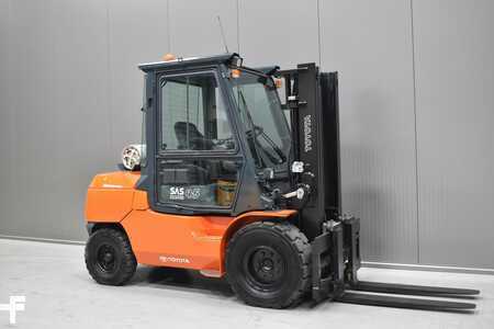 Nestekaasutrukki 2008  Toyota 02-7FG40 (1)