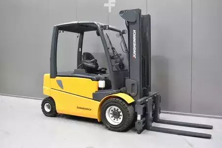 Elektro čtyřkolový VZV 2010  Jungheinrich EFG 550 (1)