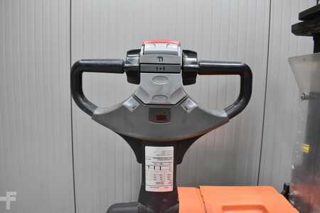 Gerbeurs 2009  BT SPE 200D (6)