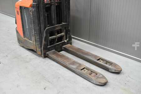 Gerbeurs 2009  BT SPE 200D (5)