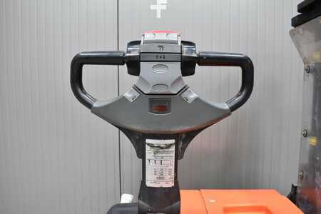 Gerbeurs 2009  BT SPE 200D (6)