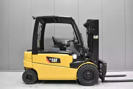 Elektro čtyřkolový VZV 2012  CAT Lift Trucks EP 40 (3)