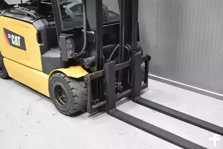 Elektryczne 4-kołowe 2019  CAT Lift Trucks EP 20 AN (6)