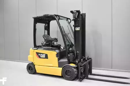 Elektryczne 4-kołowe 2020  CAT Lift Trucks EP 20 AN (1)