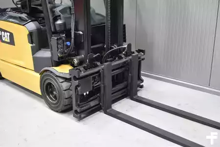 Elektryczne 4-kołowe 2020  CAT Lift Trucks EP 20 AN (6)