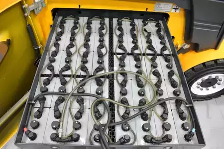 Sähkö - 4 pyör 2015  Jungheinrich EFG 535 k (11)