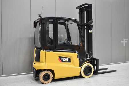Eléctrico - 4 rodas 2016  CAT Lift Trucks EP 30 CN (4)