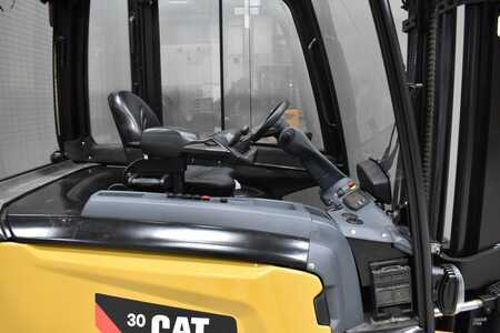 Eléctrico - 4 rodas 2016  CAT Lift Trucks EP 30 CN (5)