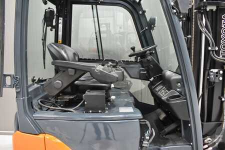 Elektro tříkolové VZV 2016  Toyota 8FBEK18T (5)