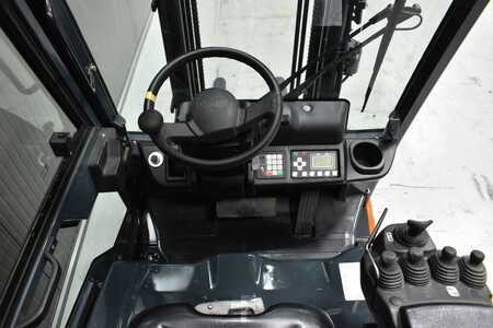 Elektro tříkolové VZV 2016  Toyota 8FBEK18T (7)