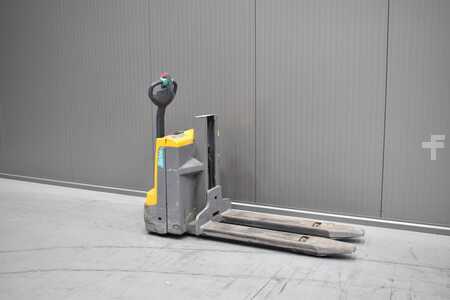 Apilador eléctrico 2017  Jungheinrich EMD 115i (1)