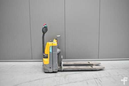 Apilador eléctrico 2017  Jungheinrich EMD 115i (3)