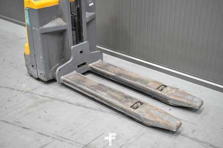 Apilador eléctrico 2017  Jungheinrich EMD 115i (5)