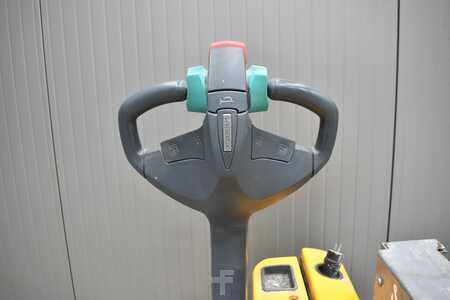 Apilador eléctrico 2017  Jungheinrich EMD 115i (6)