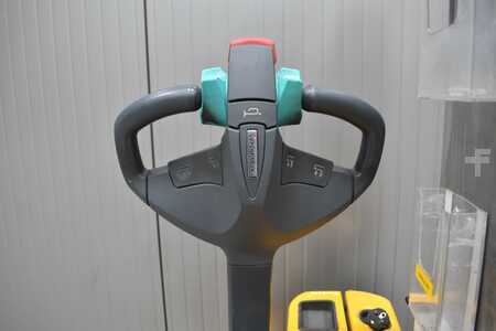 Apilador eléctrico 2018  Jungheinrich EMD 115i (6)