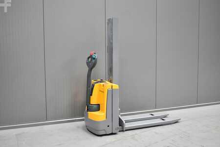 Apilador eléctrico 2018  Jungheinrich EMD 115i (4)