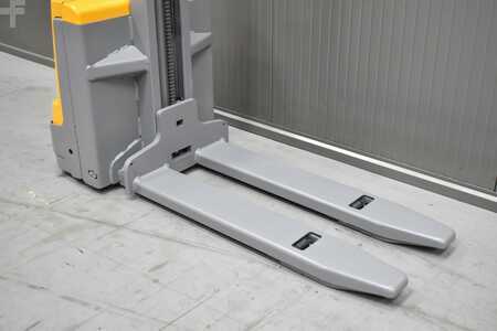 Apilador eléctrico 2018  Jungheinrich EMD 115i (5)