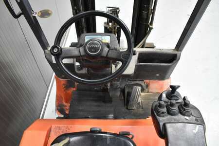 Elektro čtyřkolový VZV 2006  Toyota 7FBMF16 (7)